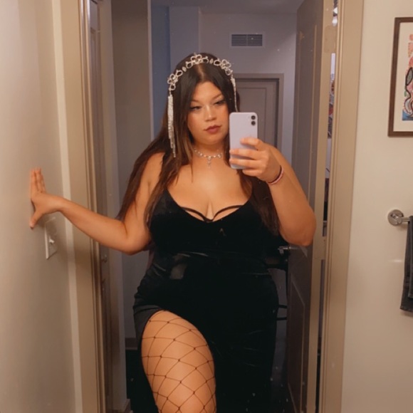 Meet your Posher, Allison - Picture 2 of 4